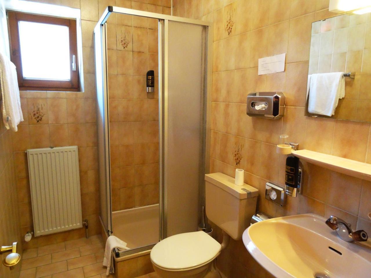 Hotel Gasthof Forelle ซีกส์ดอร์ฟ ภายนอก รูปภาพ