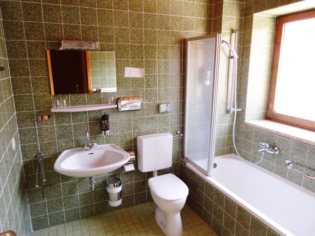 Hotel Gasthof Forelle ซีกส์ดอร์ฟ ภายนอก รูปภาพ